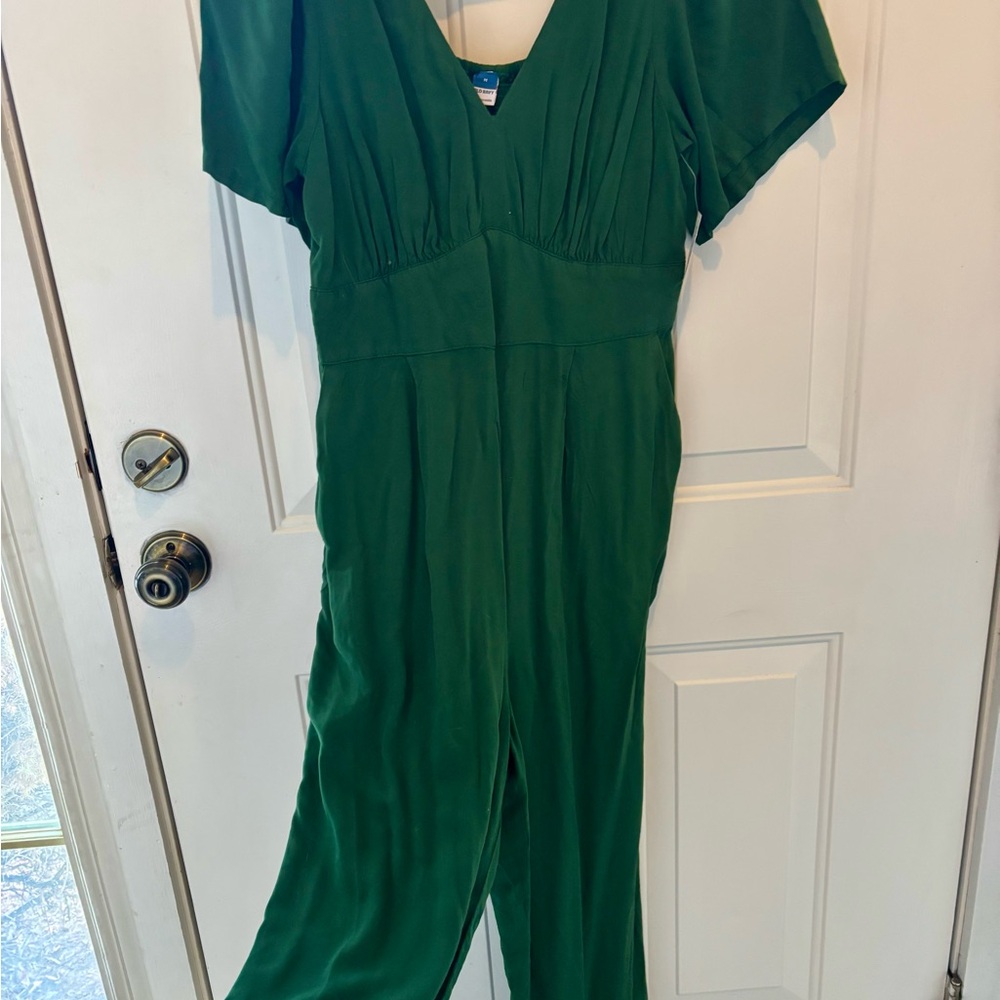 Old Navy Green Jumpsuit with V-Neck and Wide-Leg Design